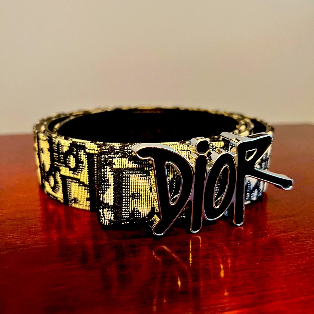 Women’s New without tags CD Belt